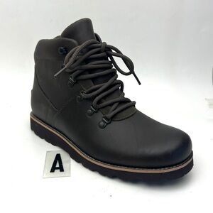 UGG Seton Waterproof Chukka Boot sz 8